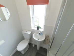 Room 3 en-suite bathroom - Single En-Suite, 1st Floor