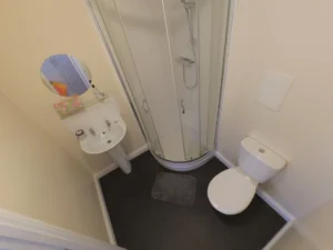 Room 19 en-suite bathroom - Double En-Suite, Ground Floor