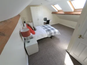 Room 33 bedroom - Extra Large Double En-Suite, Loft