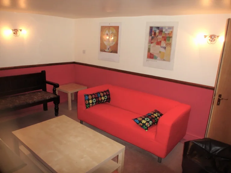 Shared lounge - Rooms 19-24